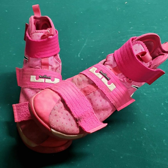 NIKE Soldier 10 -Breast Cancer Awareness Edition - Picture 6 of 6